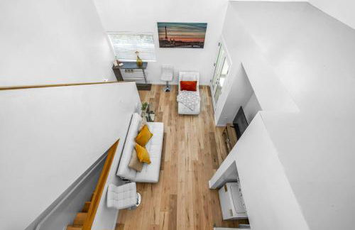 Chic 2 Bedroom 2 Bathroom 3 Level Loft Style Condo by Hollywood Free Gated Parking Full kitchen - Foto 4