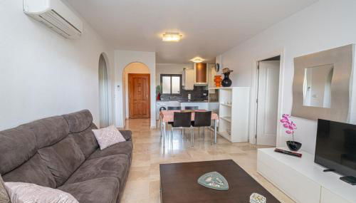 Las Ramblas Golf - Front Line 2 Bed Apartment - Photo 2