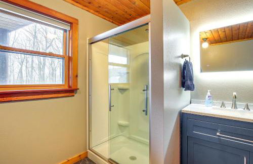 Family Home with Indoor Pool about 2 Mi to Elkhart Lake! - Foto 13