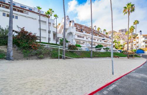 10-Star Property! Premium Ocean Views, Immaculate Corner Condo with Fireplace, New Golf Cart - Foto 39