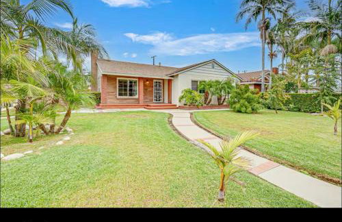 Entire 4BR 4BA House in West Covina Modern Private Comfortable - Foto 1
