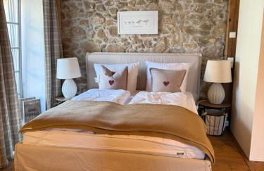 2 on the Estate - Mosch - Photo 1