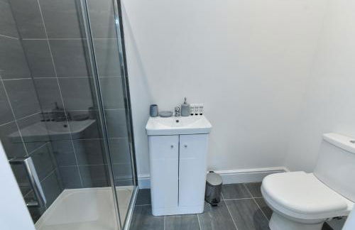 Stylish Flat with En-Suites Near Nature & Amenities - Foto 6