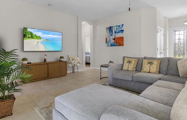 Family Friendly - Private Pool - Sleeps 10 - Foto 12