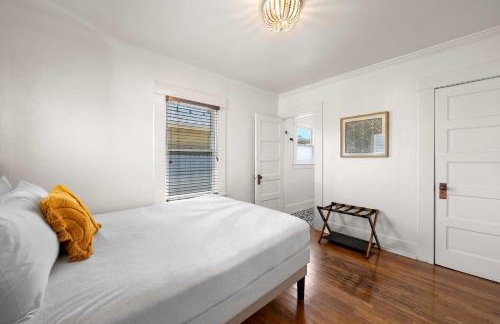Mid-City 2BR Retreat Firepit Nights with Free Parking - Photo 39