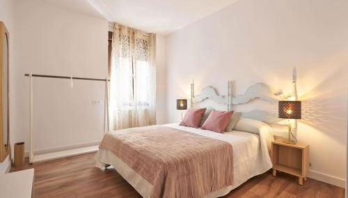 Amplio alojamiento centro barrio del Oeste - Photo 1