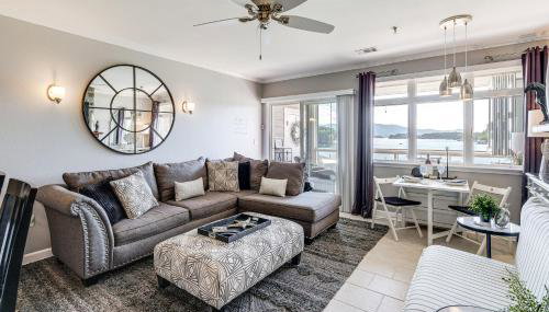 Beach and Pool Access Smith Mountain Lake Getaway! - Foto 3