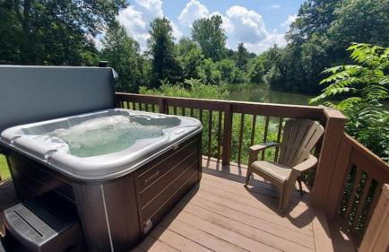 Edgewater Escape, Hocking Hills, Hot Tub, Pond - Photo 15