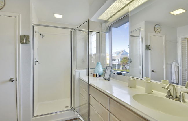 By the Sea - Foto 20