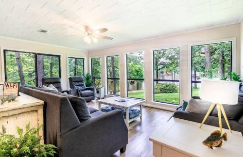 Lakefront 3BR with Bunkhouse and Kayaks, Rowboat Included - Foto 5