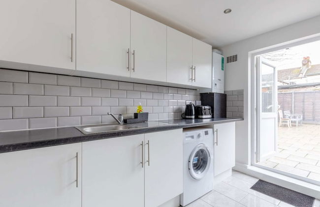 Spacious & Newly Renovated 4BD House East Ham! - Foto 22