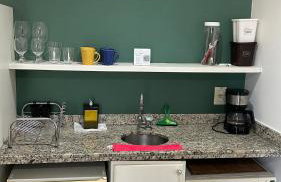 Praia do Canto Apart Hotel quarto sala e varanda - Foto 8