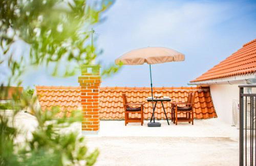 Saporito rental home - Photo 19