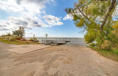 Pet-Friendly Stay Walk to Park and Lake Lewisville! - Foto 26