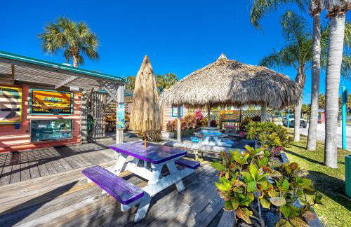 Weeki Wachee House - Charming Home with Heated Pool, A Nature Lover's Paradise! - Foto 11