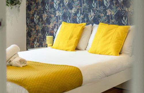 Family-Friendly 3-Bed House with Huge Garden - Foto 17