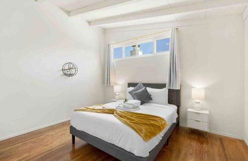 Mid Century Garden View Home Parking - Foto 50