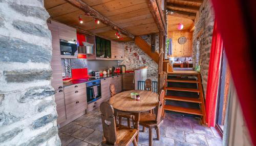 Charmante maison en pierre du Queyras - espace et luminosité - Photo 4