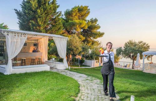 Apartment in Elia Beach with a shared pool - Photo 18