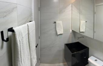 Lindo Flat a 200 metros do mar! - Foto 8