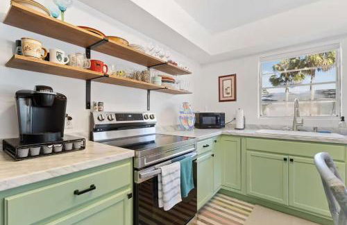 Bright Bay Hideaway - Near Springs - Pet Friendly - Foto 4