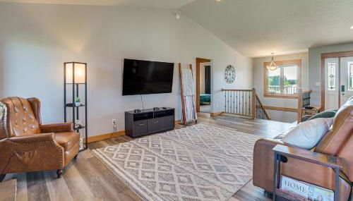 Hot Tub and Fenced Yard Spacious Fargo Home! - Foto 4