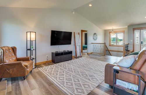 Hot Tub and Fenced Yard Spacious Fargo Home! - Foto 4