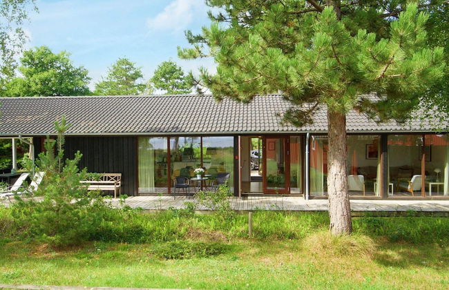 Cozy Cottage in RÃ¸rvig near Beach - Foto 1