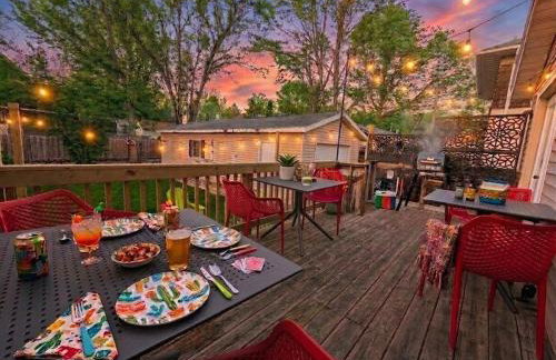 HeartOfRockfrd/NEXPlayground/IndoorHotTub/GameRoom - Photo 3