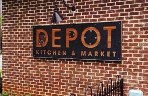 KING BED Family Friendly Cottage - Walk to Zoo & Waterpark - Near Downtown & Midtown - Foto 35