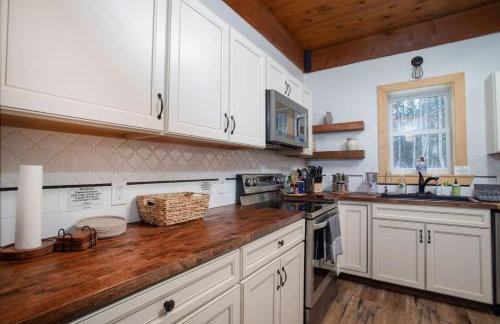 Fly Away Home with Aurora Views - Foto 16