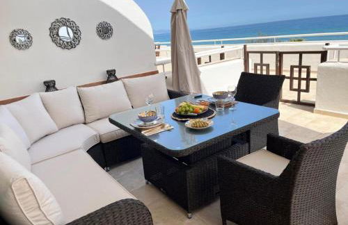 Spacious Stunning Views 2-bed Apartment, Estepona - Photo 24