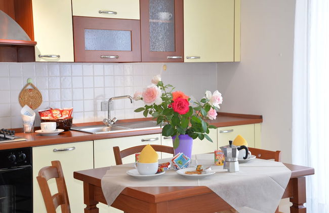 Room in Apartment - Two-room Apartment - Foto 14