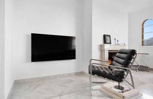 Unmatched Location, Breathtaking Views, Garage - Foto 9