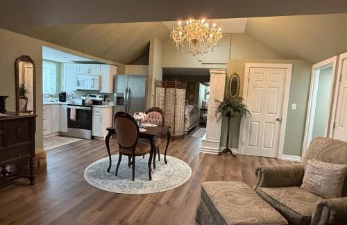 The Rose Cottage at The Carriage House - Photo 1