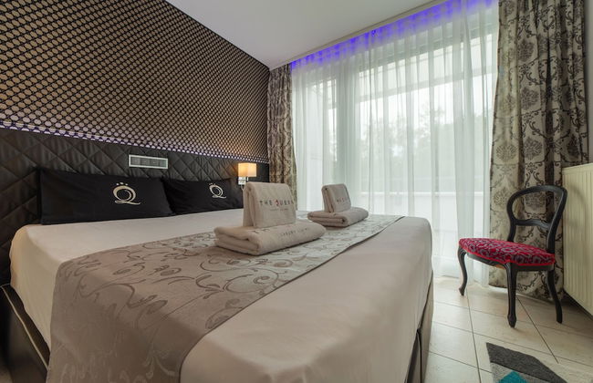 The Queen Apartments - Villa Adriana - Photo 8