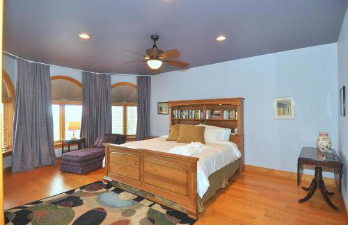 Redbud Keep - Unique Features, Movie Set Decor, Grill, Wifi, Family Friendly, Hiking, Billiard Table, Movie Theater Room, Fireplace, Golfing, View, 2 King Beds - Foto 28