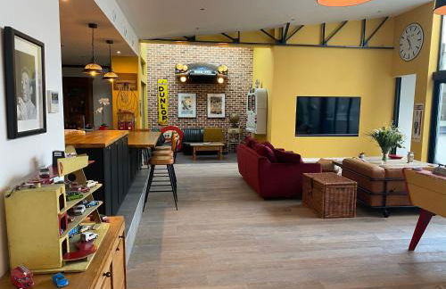 Loft Spa Reims-fr 250m2 privatifs, piscine intérieure chauffée, spa et parking - Foto 19