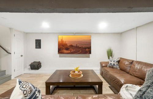 NEW! HUGE 5BR Mountain Views Game Room Hot Tub Lawn Games BBQ - Photo 41