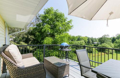 Connecticut Retreat Steps to Historic Downtown! - Foto 1