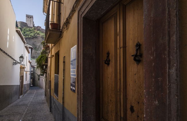 Vista Alhambra Apartamentos - Photo 1