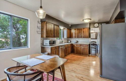 Monthly Stays Family Home Close to Parks - Foto 28