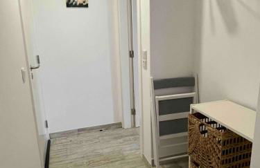 Spacious Studio in Sunny Villa Minutes to Beach - Foto 12