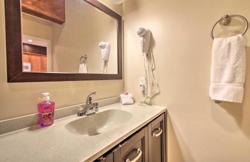 Cozy Couples Getaway Less Than 2 Mi to Lake Michigan! - Foto 17