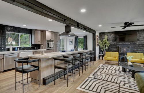 Private Indoor Pool Estate with Hot Tub - Foto 4