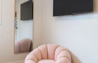 Angel&Rose Universal Hollywood Heated Pool House King Bed - Foto 37