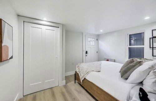 West Oakland Charm 5br4ba AC WD - Photo 31