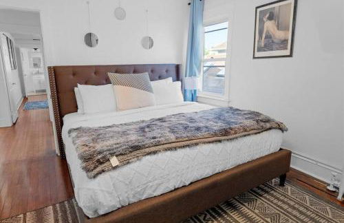 5BR 3BA Family Retreat 2 Blocks from Beach - Foto 42