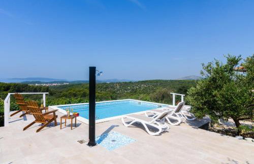 Family friendly house with a swimming pool Zedno, Ciovo - 23762 - Foto 1