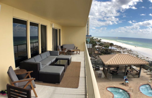 Astonishing Beacfront Condo with 360 sqft Balcony Facing the Ocean - Unit 0302 by RedAwning - Foto 1
